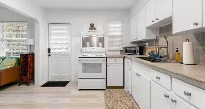Bayside Escape | Cozy Hideaway Near Bayshore