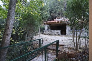 Property grounds - Gite d'étape Benjamin sur le sentier Cathare (3-person room) (Prugnanes)