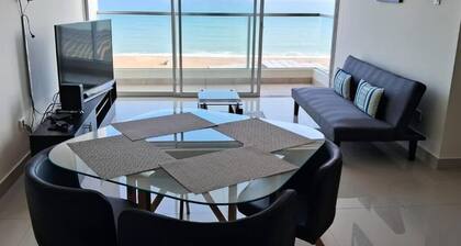 Beautiful apartment with balcony facing the sea