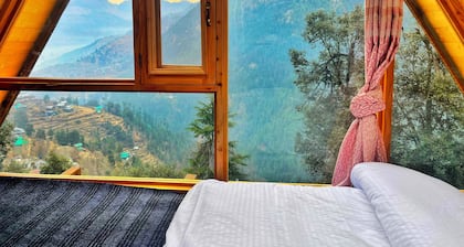 Charming 2-bedroom cottage in brilliant Jibhi with WiFi