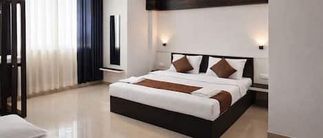 Premium Studio Suite, 1 Bedroom | Hypo-allergenic bedding, soundproofing, free WiFi
