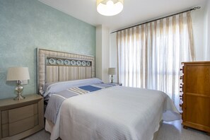 2 bedrooms, iron/ironing board, free WiFi, bed sheets - Cozy 2-bedroom apartment 300 meters from Del Cura beach! (Torrevieja)