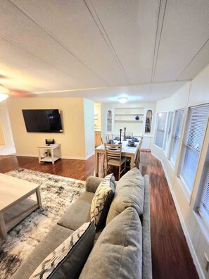 Living area - Country Home in the City with and Acre of Land (Zephyrhills)