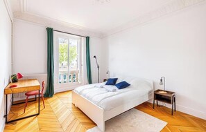 4 bedrooms, desk, iron/ironing board, free WiFi