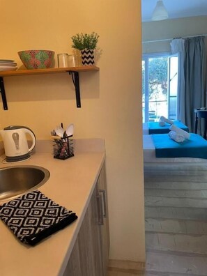 Comfort Studio | Desk, soundproofing, free WiFi