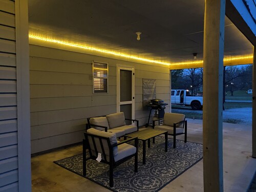 Cozy 2 bedroom unit close to Route 66, Joplin, and Downstream Casino