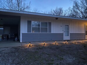 Exterior - Cozy 2 bedroom unit close to Route 66, Joplin, and Downstream Casino (Galena)