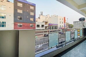 Superior Double or Twin Room | Balcony view - Hotel The white Sand suites (New Delhi)