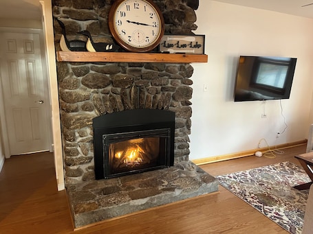 Interior. • Blaisdel Serenity Retreat Minutes to Lake & Sunapee Area
