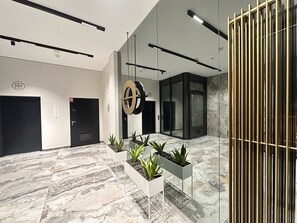Staircase - Apartamenty Doki Living Q4Apartments (Gdansk)