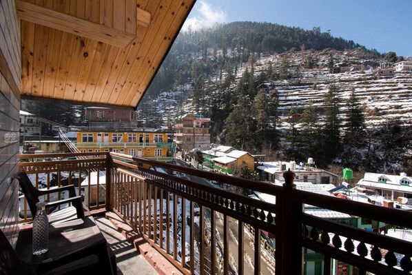 Standard Quadruple Room, Mountain View | Terrace/patio - Crystal Mountain Jibhi (Banjar)