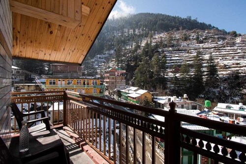 Crystal Mountain Jibhi