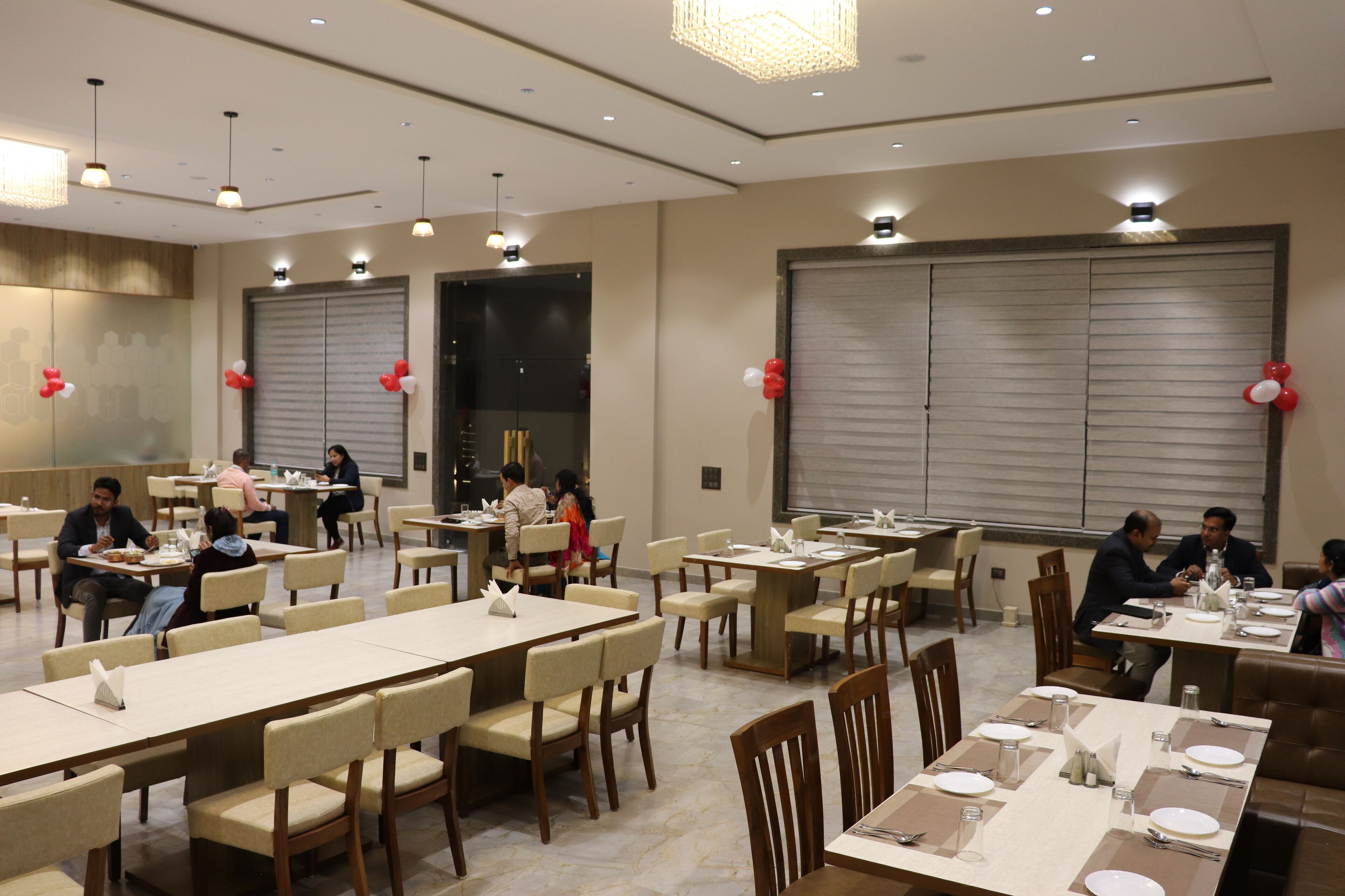 Colazione a buffet, servita tutte le mattine (500 INR a persona) 