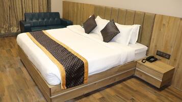 غرفة سوبيريور مزدوجة - بشرفة - منظر للحديقة | مكواة/لوح كي وواي فاي مجانًا