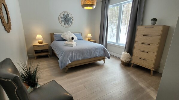 3 bedrooms, desk, iron/ironing board, WiFi