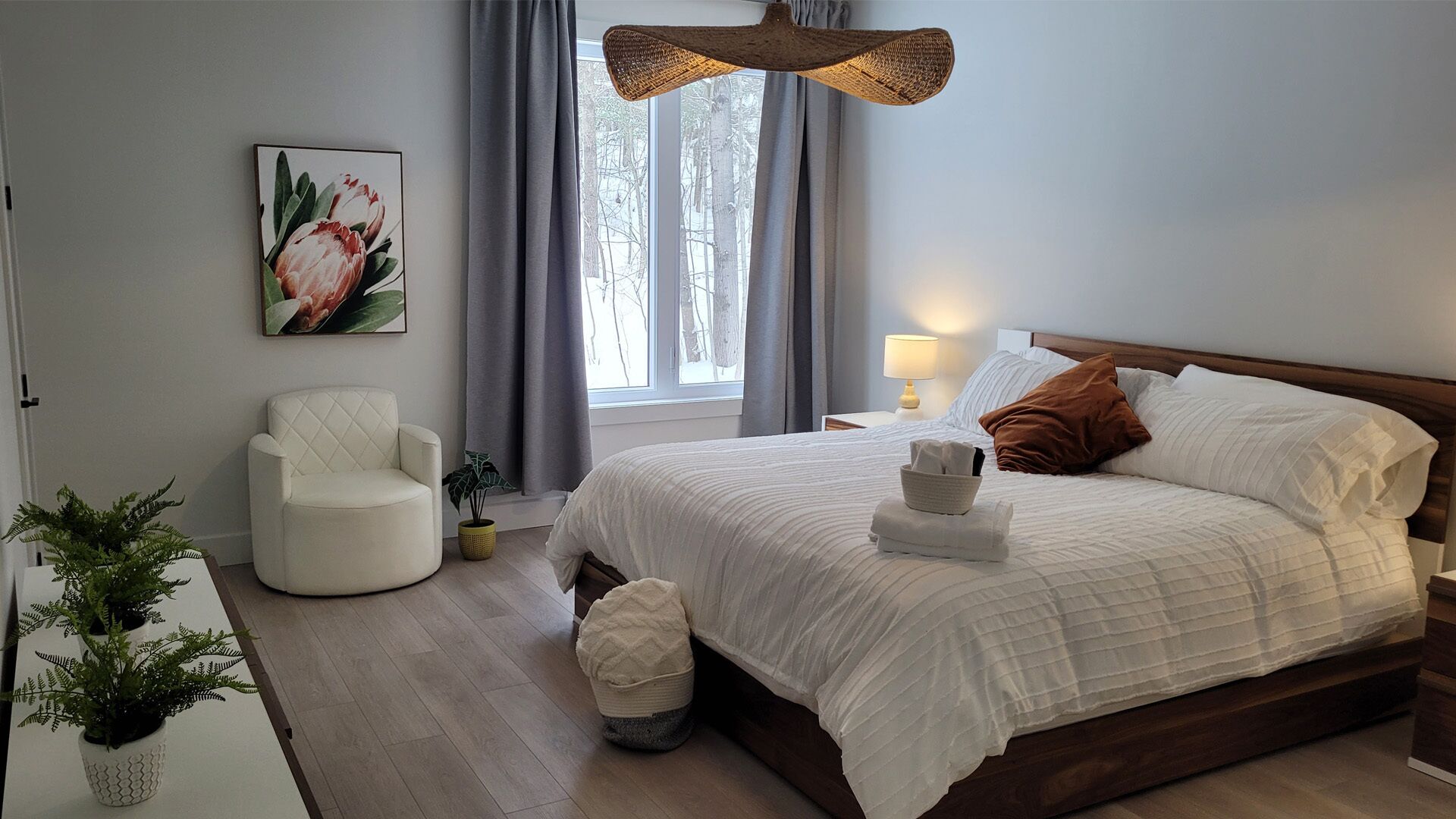 3 habitaciones, escritorio, tabla de planchar con plancha y wifi 