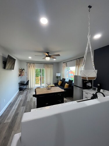 Clean/private 1-bedroom with 1 car garage in beautiful Twin Falls