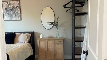 1 多间卧室、办公桌、熨斗/熨衣板、WiFi