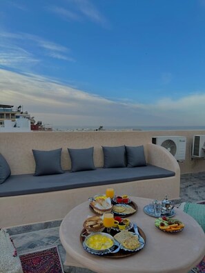 Petit déjeuner continental compris tous les jours