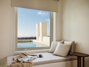 Honeymoon Suite Heated Pool, Sea View | 1 bedroom, premium bedding, minibar, in-room safe - Ark (Santorini)
