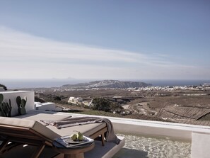 Honeymoon Suite Heated Pool, Sea View | ลานระเบียง/นอกชาน