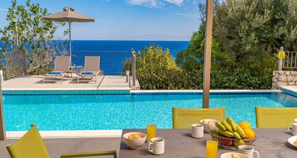 Villa Dinos With Swimming Pool