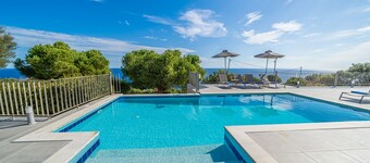 Villa Niki With Swimming Pool