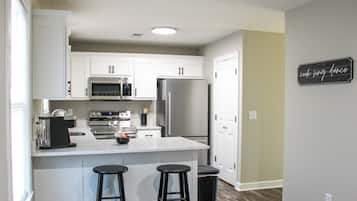 Micro-ondes, four, plaque de cuisson, lave-vaisselle