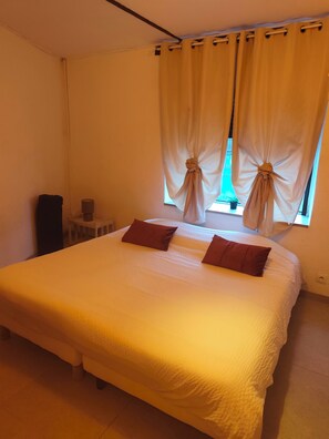 1 bedroom, WiFi, bed sheets