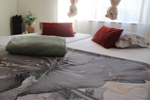 1 bedroom, WiFi (free), bed sheets