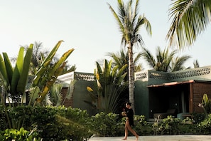 Premium bedding, down comforters, minibar, in-room safe - Samas  - Hotel La Saladita (Saladita)