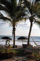 在海滩、沙滩毛巾、间海滩酒吧