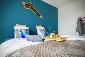 3 bedrooms, desk, iron/ironing board, travel crib - Namur Lodge Stay (Namur)