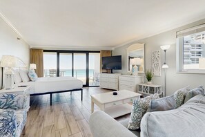 Strygejern/strygebræt, internetforbindelse, sengetøj