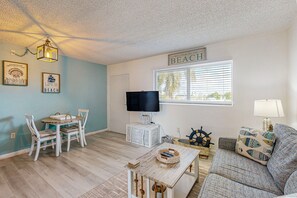 Fernseher, Tischtennisplatte