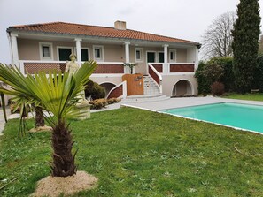 Exterior - Hôtel restaurant bar les Voyageurs (Montaigu-Vendée)