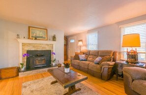 Smart-TV, DVD-Player, Bücher