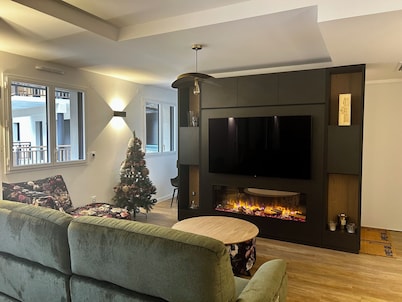 New downtown apartment for 10 people