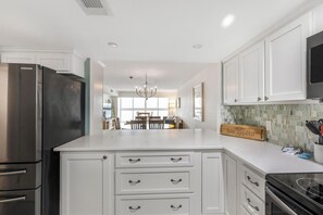 Appart'hôtel, plusieurs lits (Edgewater West 65) | Cuisine privée