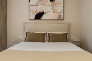 Familienapartment, Blick auf den Innenhof, zum Garten hin | Daunenbettdecken, Betten mit Memory-Foam-Matratzen, Schreibtisch