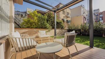 Apartamento familiar, vistas al patio, en la zona del jardín | Terraza o patio