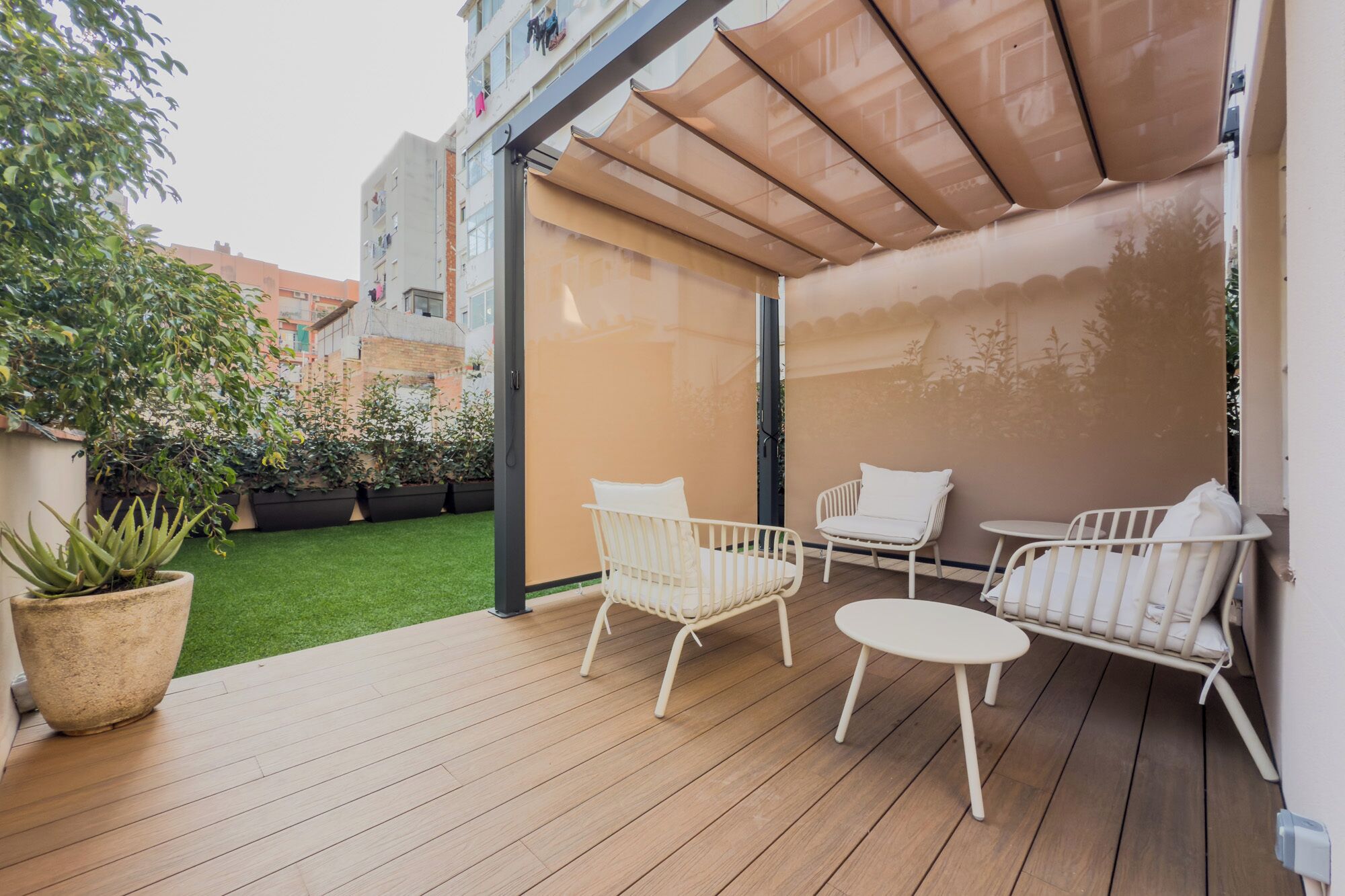 Familie appartement, uitzicht op binnenplaats, tuin | Terras