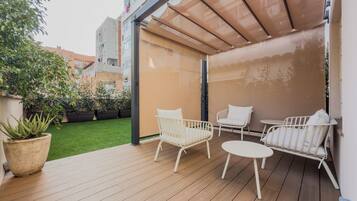 Familie appartement, uitzicht op binnenplaats, tuin | Terras