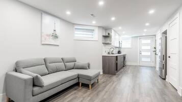 Superior Apartment, 1 Queen Bed with Sofa bed, Kitchen | Living area | 43-inch flat-screen TV with satellite channels, Netflix, Hulu