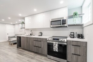 Superior Apartment, 1 Queen Bed with Sofa bed, Kitchen | Private kitchen