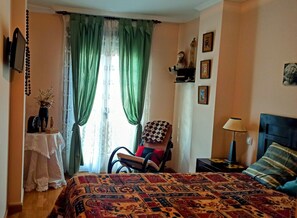 2 bedrooms, iron/ironing board, bed sheets