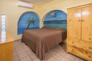 7 habitaciones, tabla de planchar con plancha, wifi y ropa de cama 