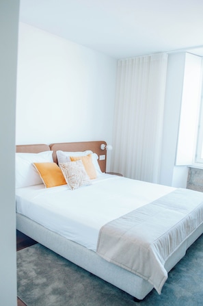 Deluxe Apartment, City View | 3 bedrooms, iron/ironing board, free WiFi - Stay In Apartments - D. Hugo 23 (Porto)