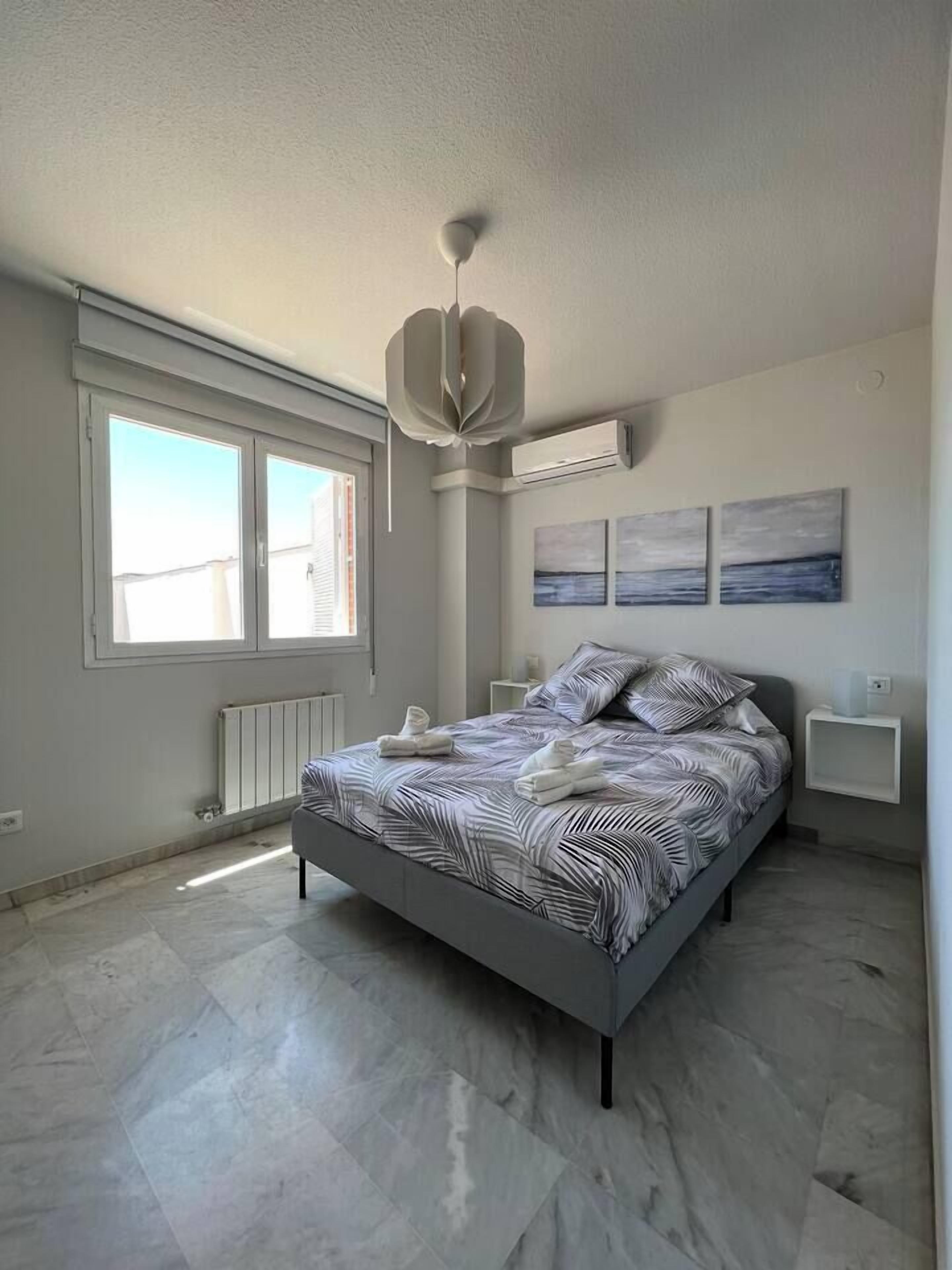 3 dormitorios, tabla de planchar con plancha, wifi y ropa de cama