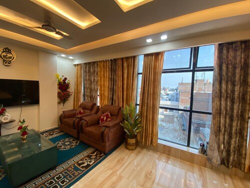 Charming bedroom in wonderful Prayagraj with AC, WiFi
